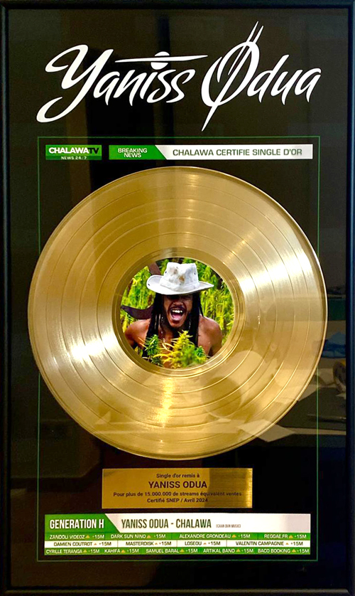 Disque d’or certifié SNEP remis à Yaniss Odua pour le single Chalawa – design graphique et direction artistique réalisés par Loseou.