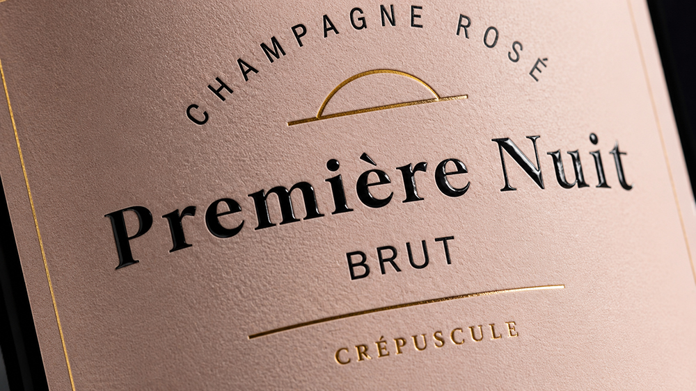 Zoom sur Vernis sélectif brillant sur packaging champagne premium