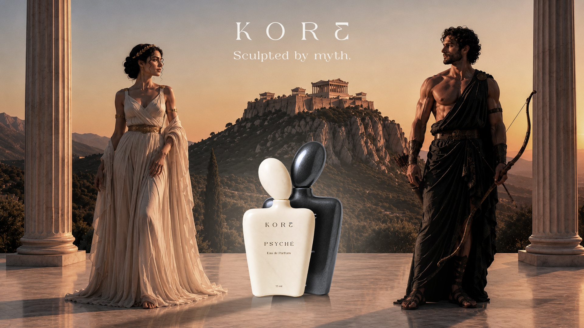 Campagne publicitaire KORE montrant Eros et Psyché sur la terrasse d'un palais grec avec les deux flacons de parfum au premier plan.