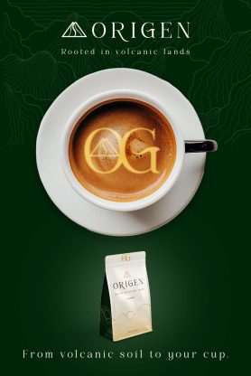 Emballage café Colombie ORIGEN avec tasse vue du dessus et packaging dans un univers vert inspiré des terres volcaniques