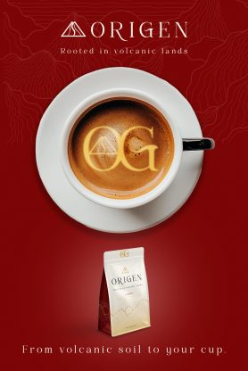 Emballage café Éthiopie ORIGEN avec tasse de café et packaging dans un univers rouge expressif et premium