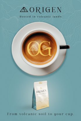 Emballage café Guatemala ORIGEN avec tasse de café et packaging dans un univers bleu atmosphérique inspiré du terroir