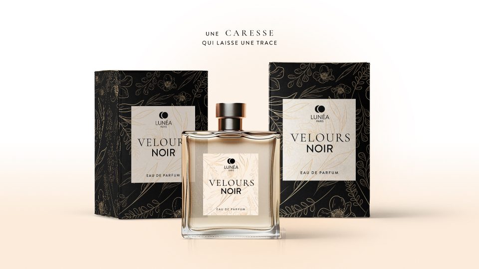 Mockup de packaging parfum luxe Velours Noir avec flacon et boîte dans un univers haut de gamme